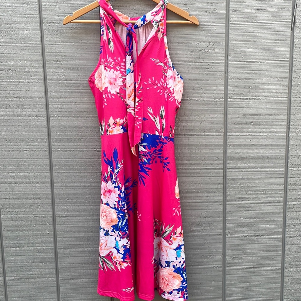 Pink floral halter dress by Ouges. Size Lg - Picture 4 of 9